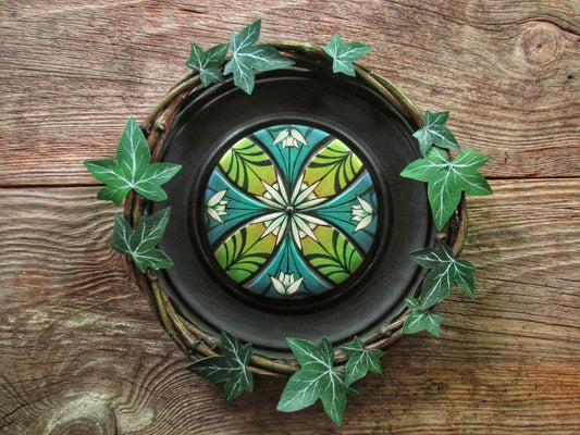 Luthien's device, with ivy wreath